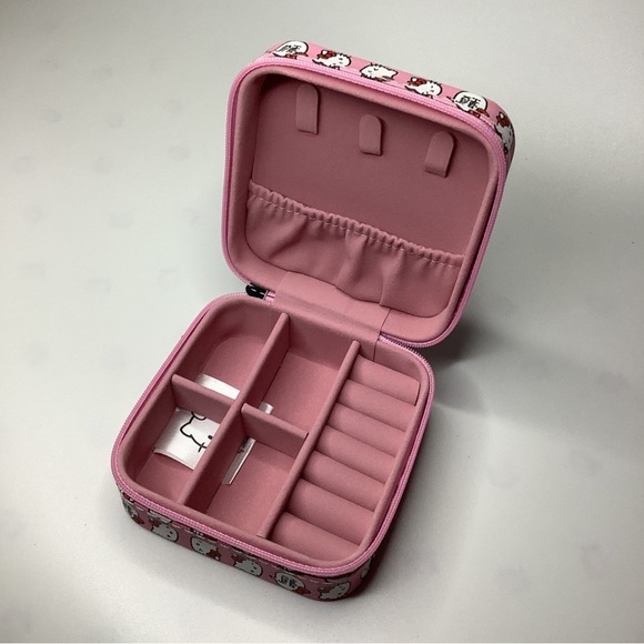 Hello Kitty Pink Jewelry Travel Case - Picture 2 of 4